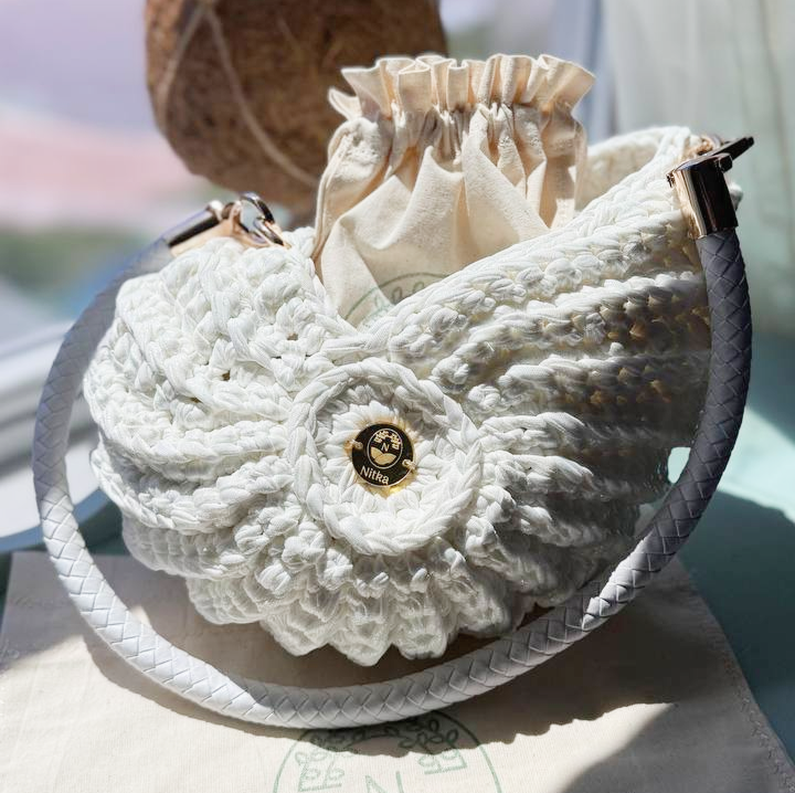 Sanibel Shell Bag, Leather-like yarn